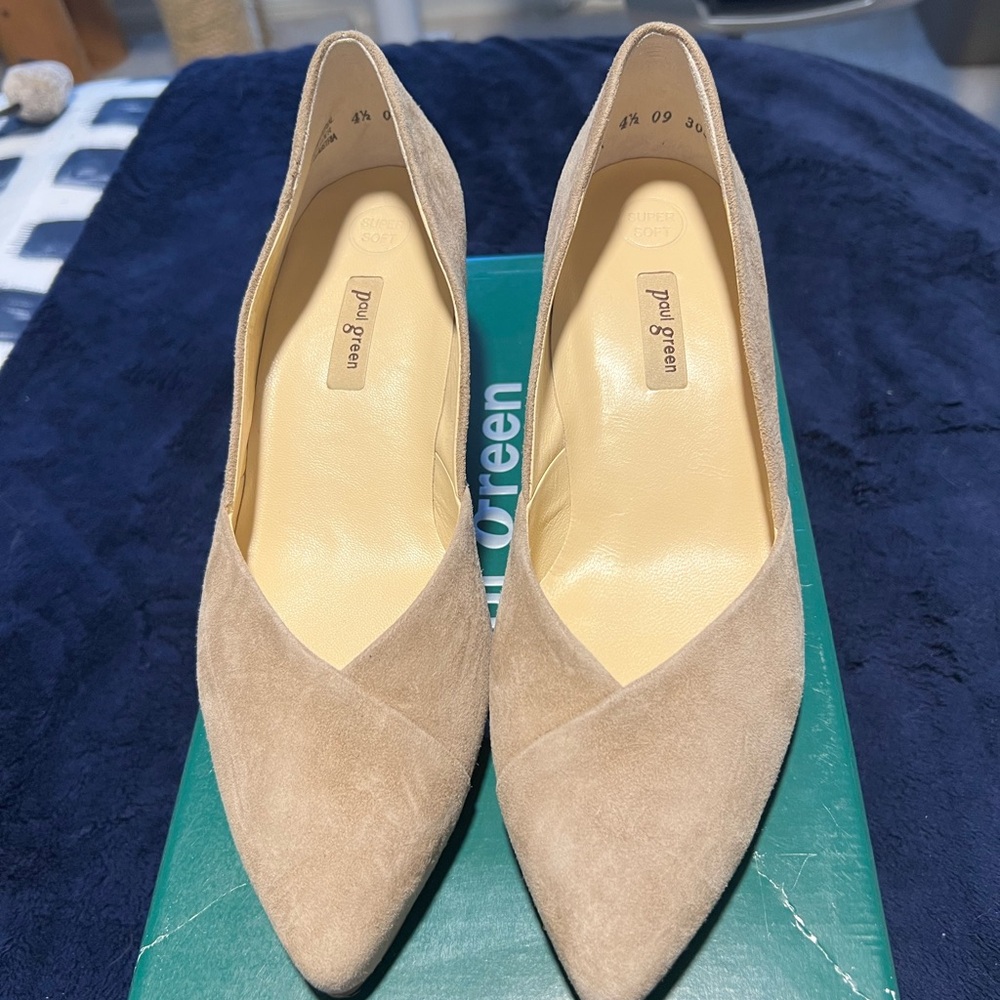 Paul Green Champagne (Beige/Tan) Suede Pumps Size 7